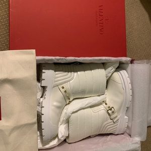 Valentino Garavani all-weather moto boots. Size 38 (8)